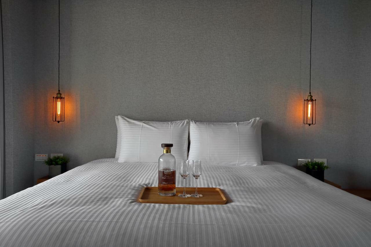Sun Moon Lake Blue Sky Bay B&B Yuchi Extérieur photo