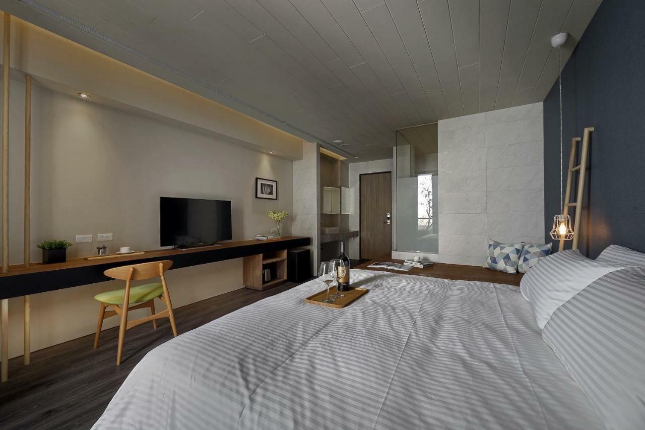 Sun Moon Lake Blue Sky Bay B&B Yuchi Extérieur photo