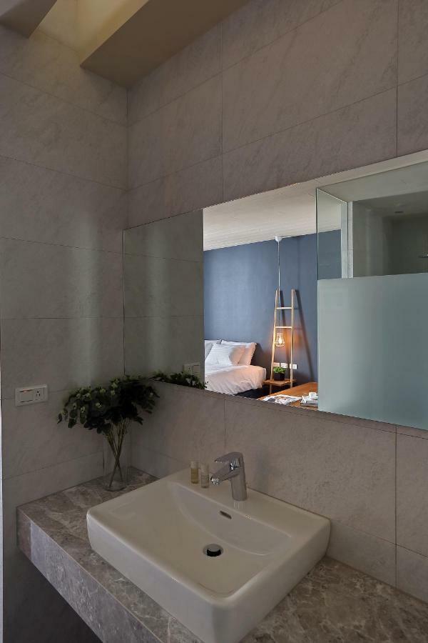 Sun Moon Lake Blue Sky Bay B&B Yuchi Extérieur photo